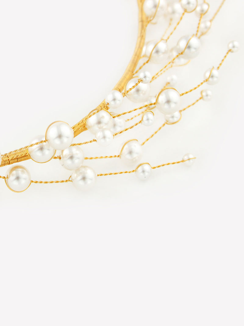 Detailbild Perlenhaarkranz "Athena" in gold von Kokoro Berlin